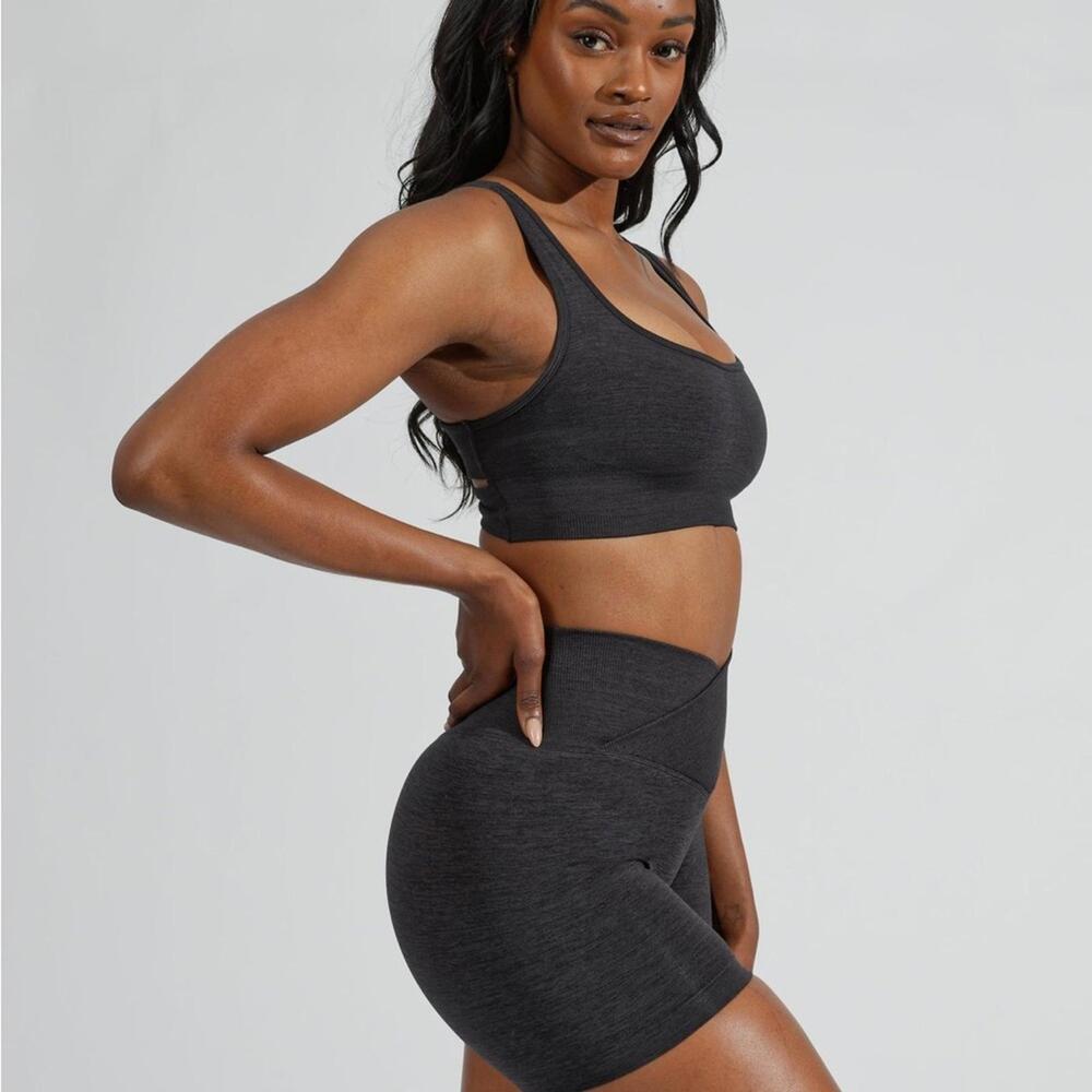 Buffbunny Collection Women’s Synergy Seamless Sports Bra Charcoal Medium EUC